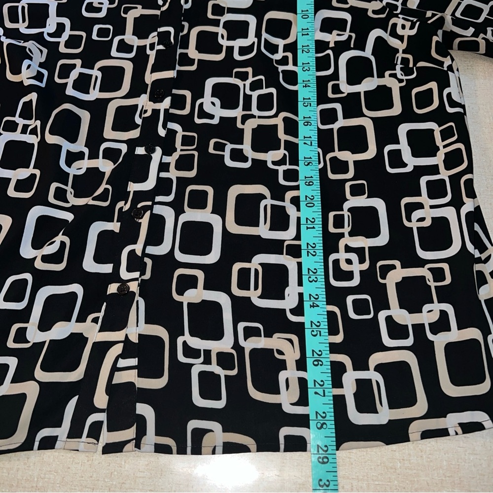 Maggie Barnes Top Womens Size 1X 18/20 3/4 Sleeve Button Down Graphic Blouse. - Picture 5 of 6